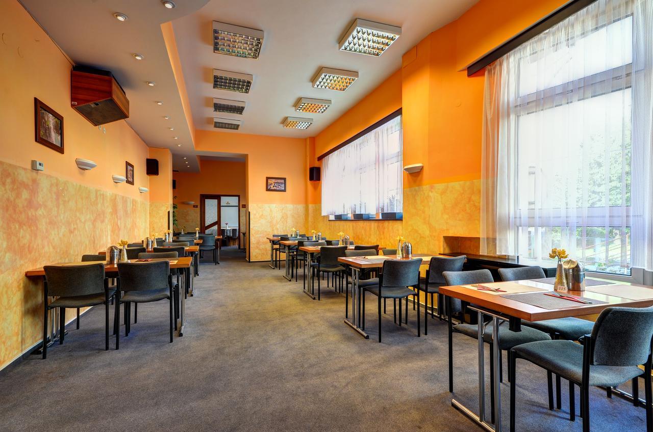 Hotel Pizzeria Istria Velké Losiny Kültér fotó