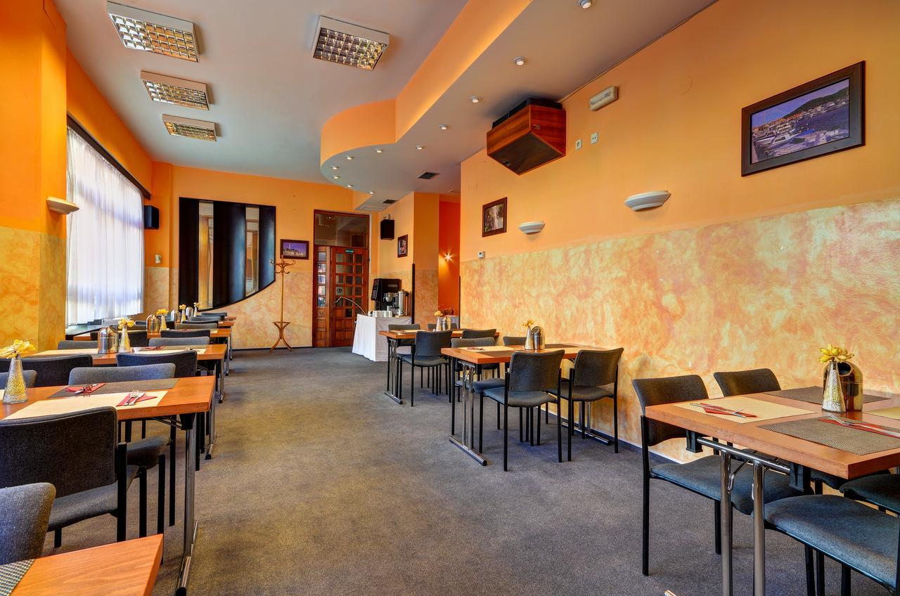 Hotel Pizzeria Istria Velké Losiny Kültér fotó