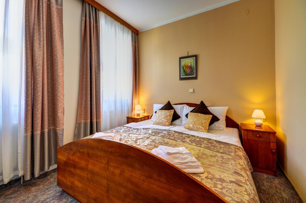 Hotel Pizzeria Istria Velké Losiny Kültér fotó
