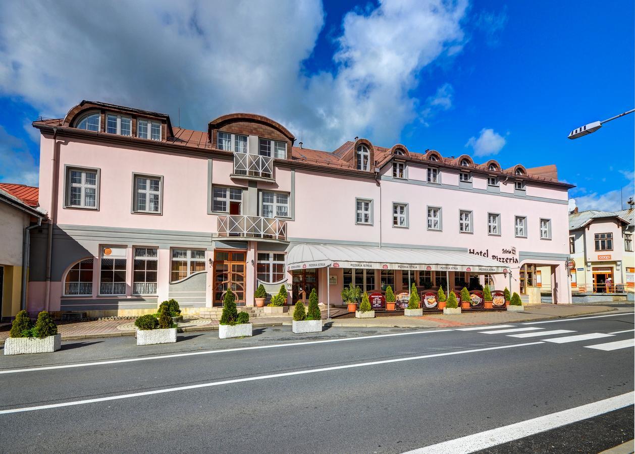 Hotel Pizzeria Istria Velké Losiny Kültér fotó