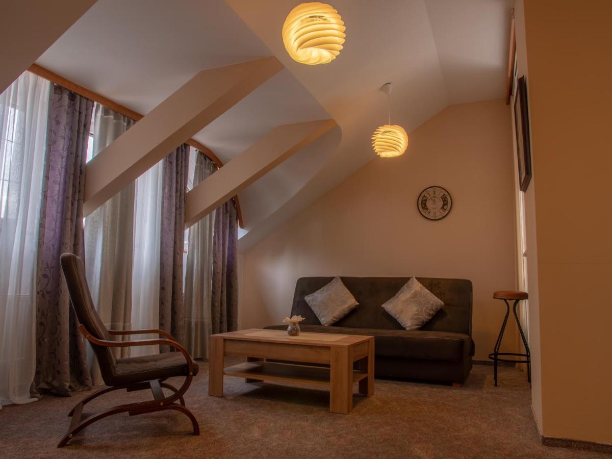 Hotel Pizzeria Istria Velké Losiny Kültér fotó